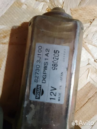 Стеклоподъёмник R задний Nissan Bluebird