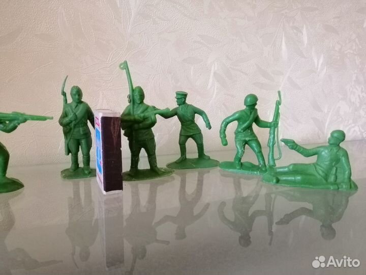 Игрушка - набор солдатиков «Солдаты в бою» СССР