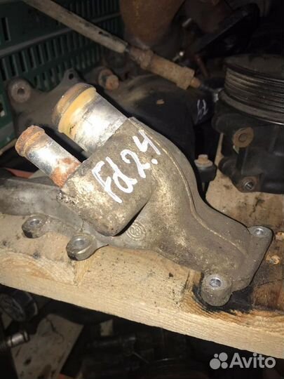 Корпус системы охлождения Форд Транзит 2,4 115 л.с