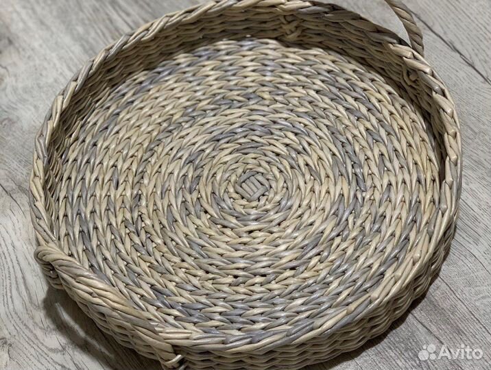 Плетеный поднос