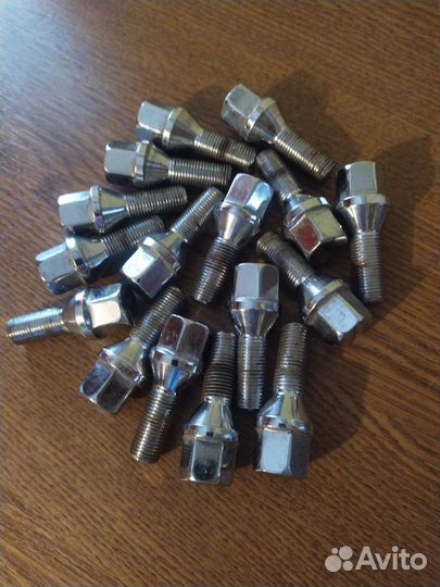 Шпильки на диски