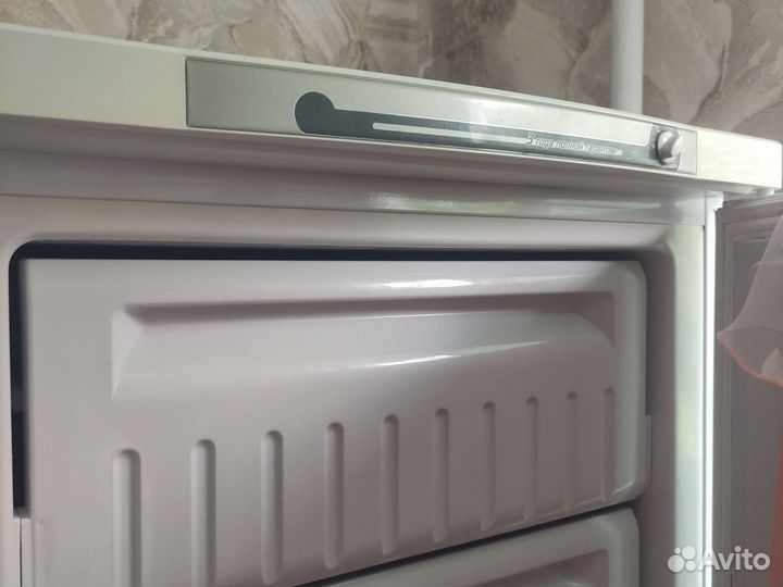 Морозильная камера indesit SFR167