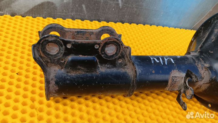 Передняя стойка правая Hyundai Getz