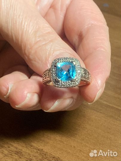 Золотой перстень женский с брилл и топазом