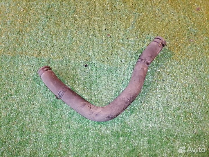 Патрубок охлаждения (радиатора) 1370A137 верхний M