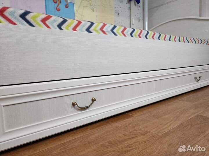 Двухъярусная кровать