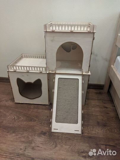 Домик для кошки с когтеточкой бу