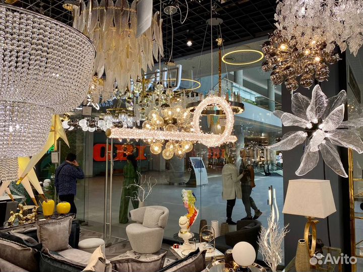 Роскошная хрустальная люстра