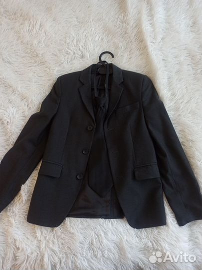 Продам пиджак серый для мальчика. Размер 134