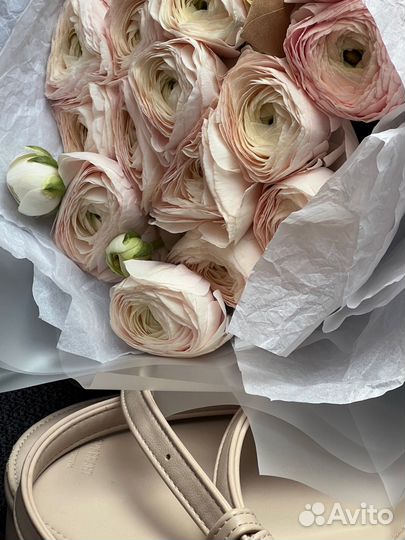 Букет ранункулюсов