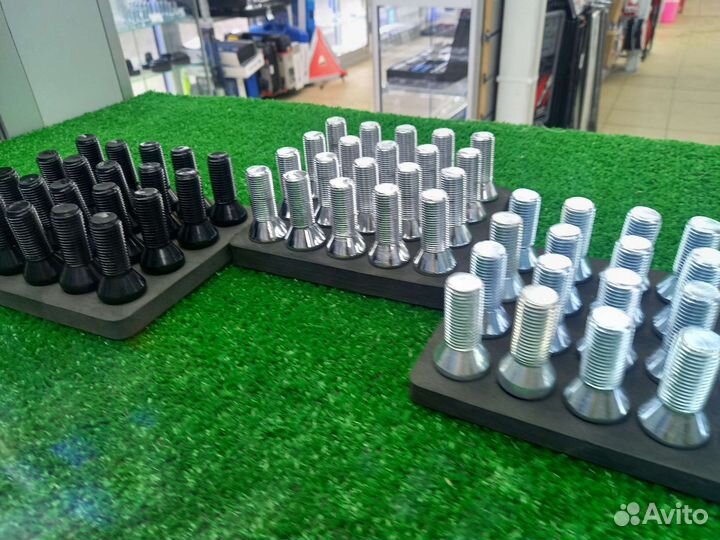 Комплект колесных болтов для BMW 5 серии