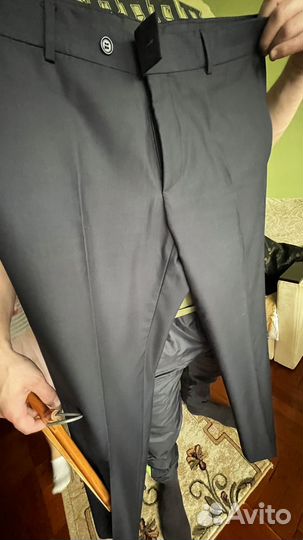 Продаю костюм