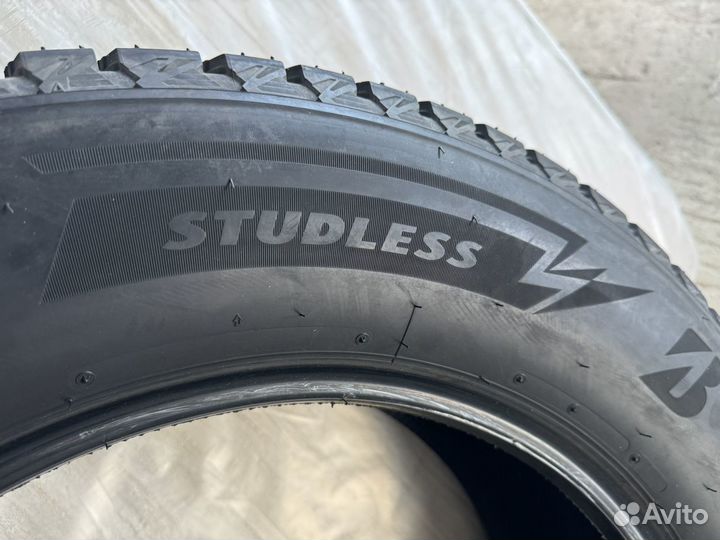 Bridgestone Blizzak DM-V3 275/60 R20 115R