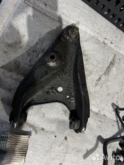 Рычаг передний Largus Almera G15