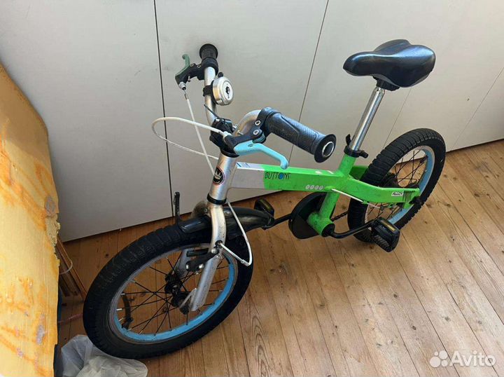 Royal Baby Buttons alloy 16