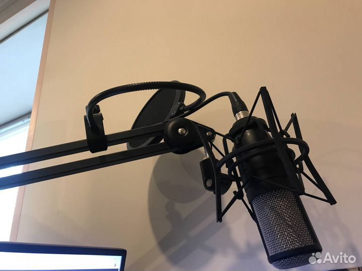 Пантограф для тяжелых микрофонов