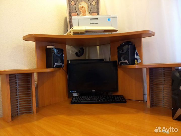 Компьютерный стол