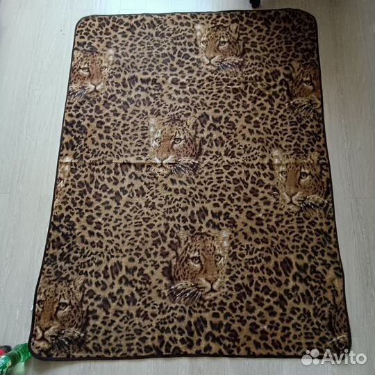 Пледы и покрывало бу