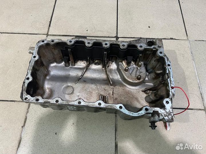 Поддон двигателя Volkswagen Passat B6