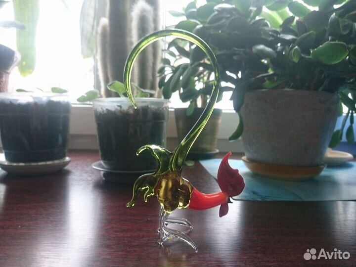 Петух, цветное стекло