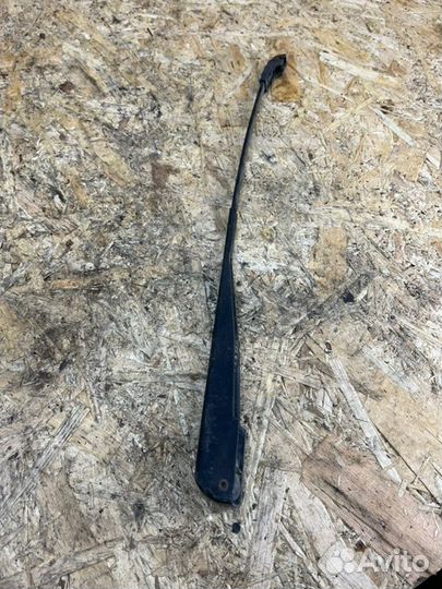 Поводок дворника передний правый Ваз 2114