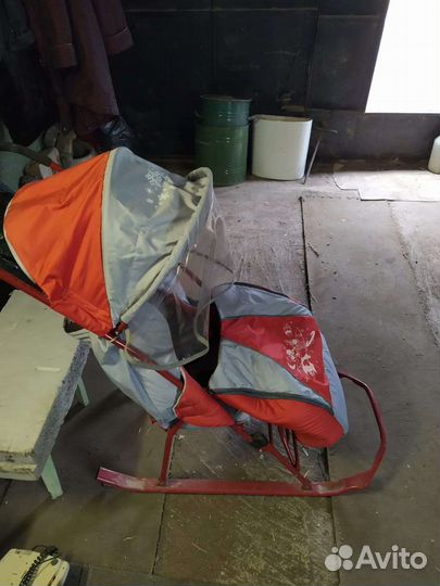 Санки с ручкой