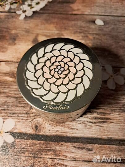 Коробочка пудреница от метеоритов Герлен