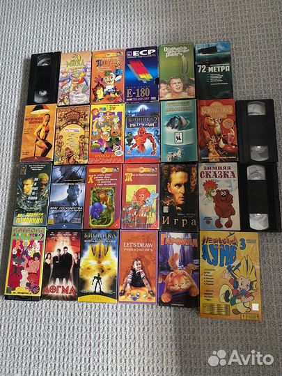 Видеомагнитофон с кассетами