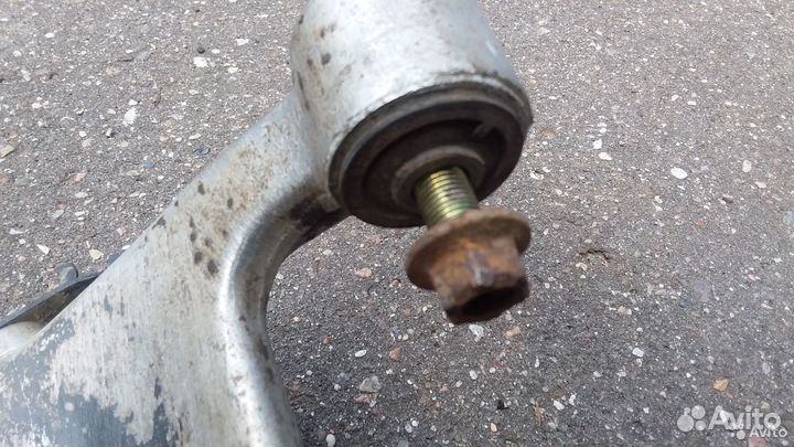 Рычаг верхний задний левый Nissan Teana J31