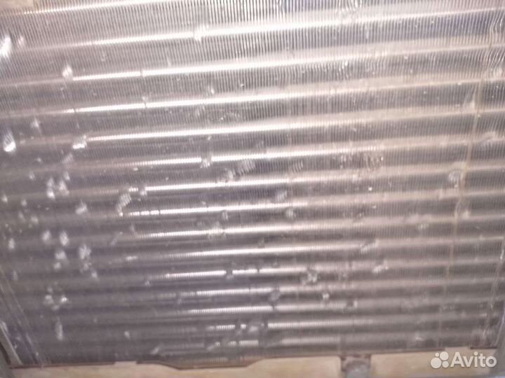 Один напольный кондиционер один оконный