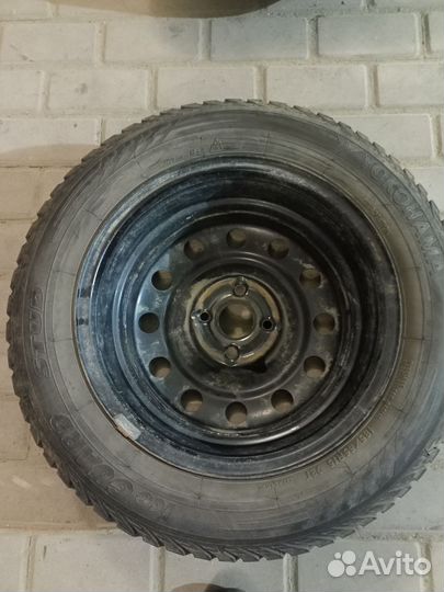 R15 Yokohama Ice Guard Stud IG55 185/65, PCD 4x98 DIA 40