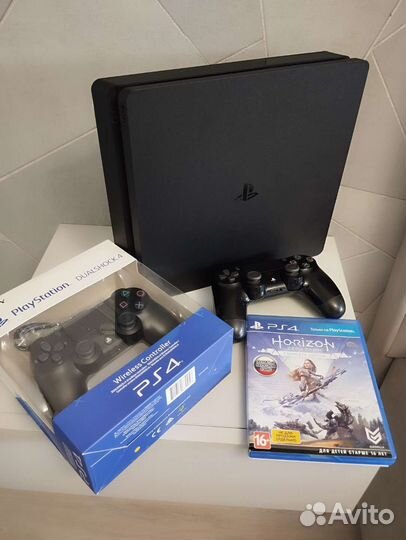 Sony PS4 slim 500 с играми