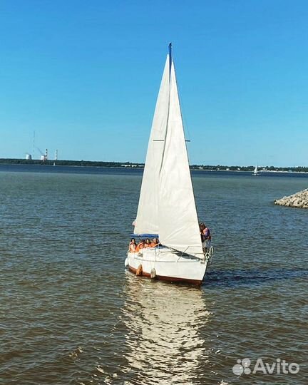 Парусная яхта 7,5 м, для туризма и спорта