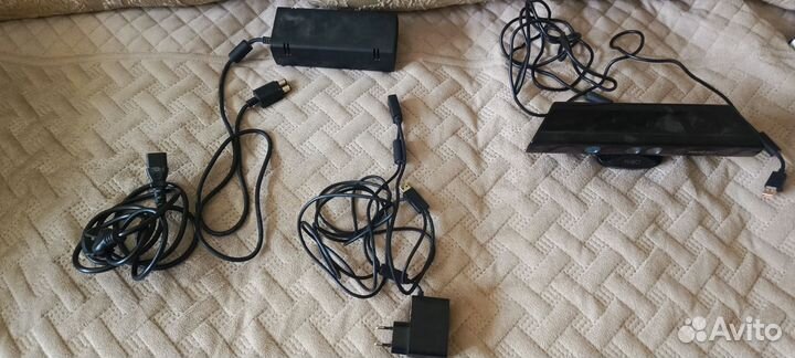 Xbox 360 с 4-мя играми