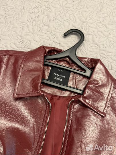 Кожаная куртка трендовая