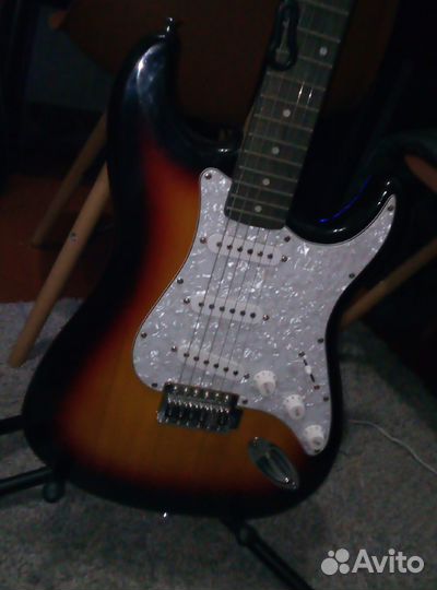 Реплика Fender Stratocaster