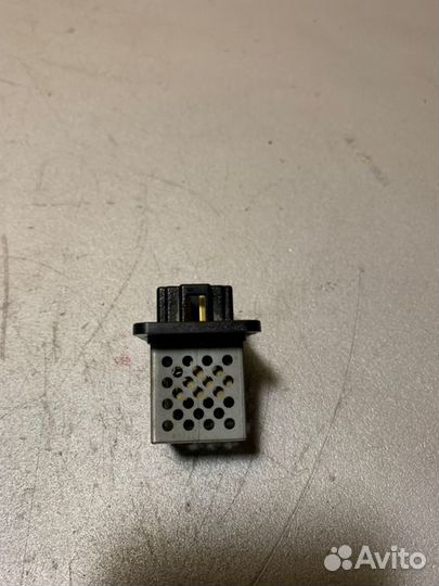 Резистор отопителя Mitsubishi Dion CR6W 4G94 2005