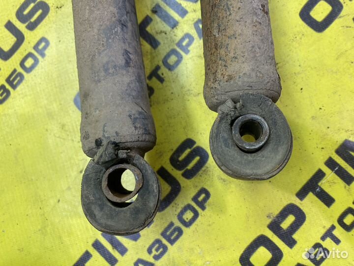 Задние стойки Audi 80 B4