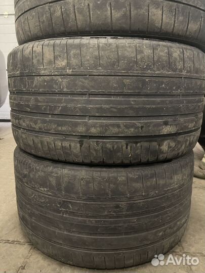 Pirelli P Zero PZ4 275/35 R21 и 315/30 R21