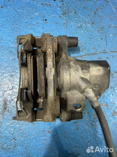 Суппорт задний левый Mazda 3 BK