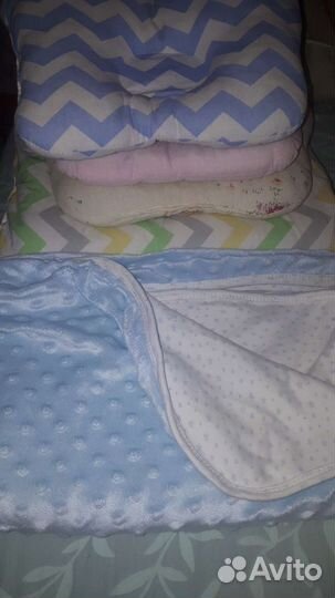 Кроватка, матрас, мобиль, коврик и пр