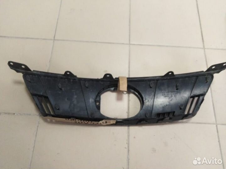 Решетка радиатора Lexus IS 2 (XE20)