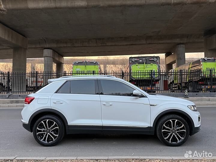Volkswagen T-Roc 1.5 AMT, 2021, 42 000 км