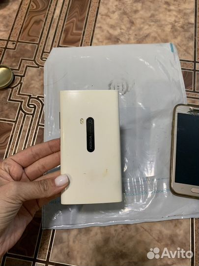 Мобильные телефоны на запчасти