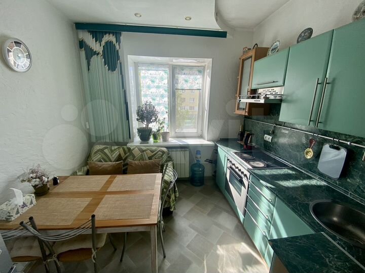 2-к. квартира, 56 м², 2/5 эт.