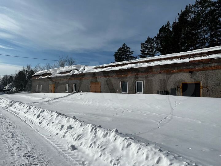 Здание, 1100 м²