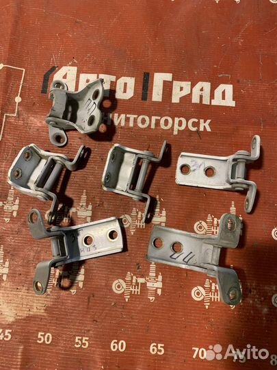 Комплект петель двери BYD F3