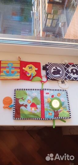 Книжки шуршалки tiny love