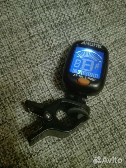 Тюнер для настройки гитары