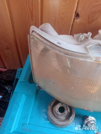 Фара правая toyota Suceed